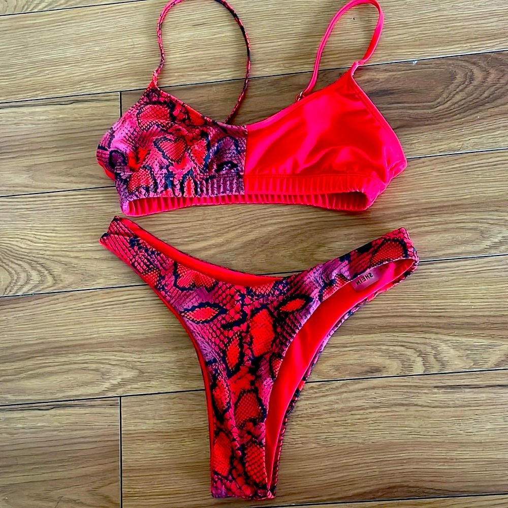 Shein bathing suit size medium